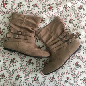 Light Brown Boots with Buckles