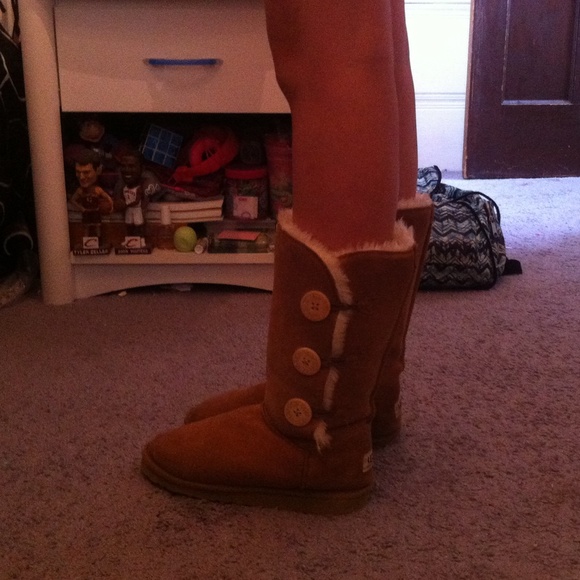 FAUX UGG Australia Bailey Button Boots