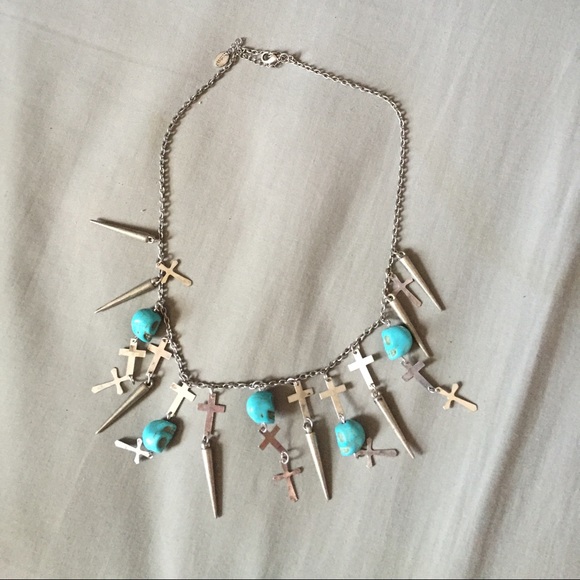 Skull and cross necklace - Picture 2 of 3