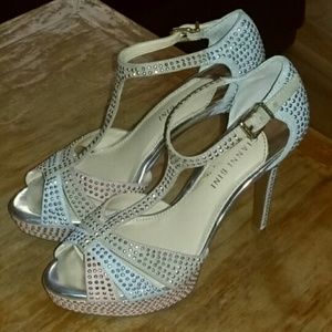Gianni Bini T- Strap Pump