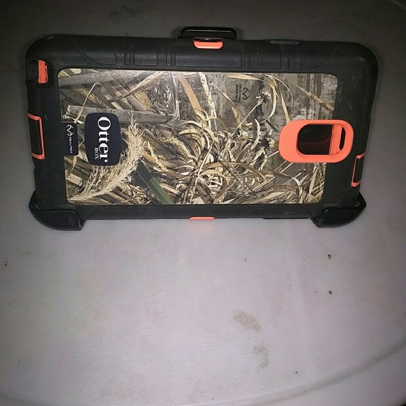 Galaxy note 3 otter box case and clip
