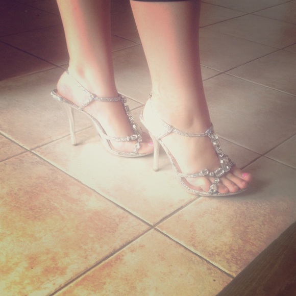 Shoes - Picture 1 of 3