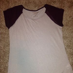 Sheer shoulder American Eagle festival tee