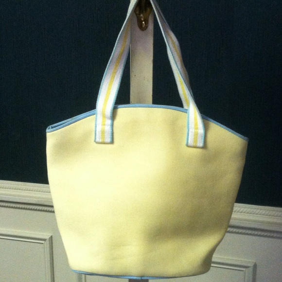 Lilly Pulitzer pocketbook - Picture 2 of 4