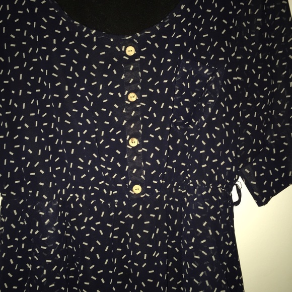 Dress - Picture 2 of 4