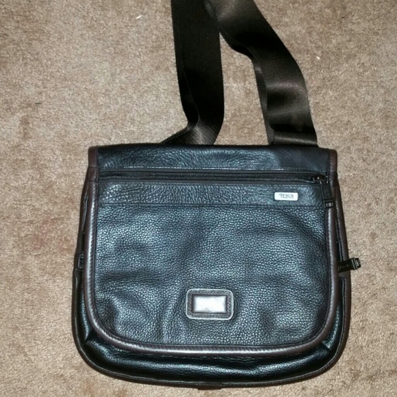 Vintage Leather 'Tumi' cross body bag
