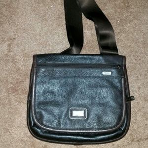 Vintage Leather 'Tumi' cross body bag