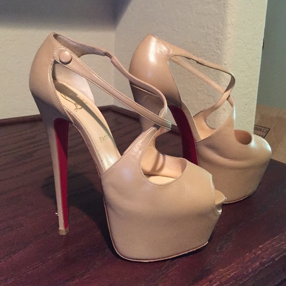 🌟SOLD🌟Christian Louboutin Exagona  platform - Picture 2 of 4