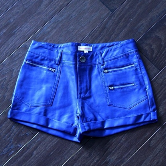NEW🎉BLUE FAUX LEATHER CUFFED SHORTS W/ZIP POCKETS