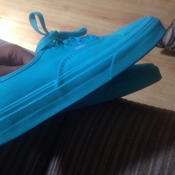 Vans - Picture 2 of 3