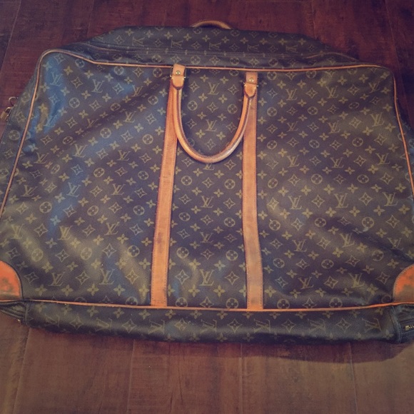LOUIS VUITTON TRAVEL LUGGAGE