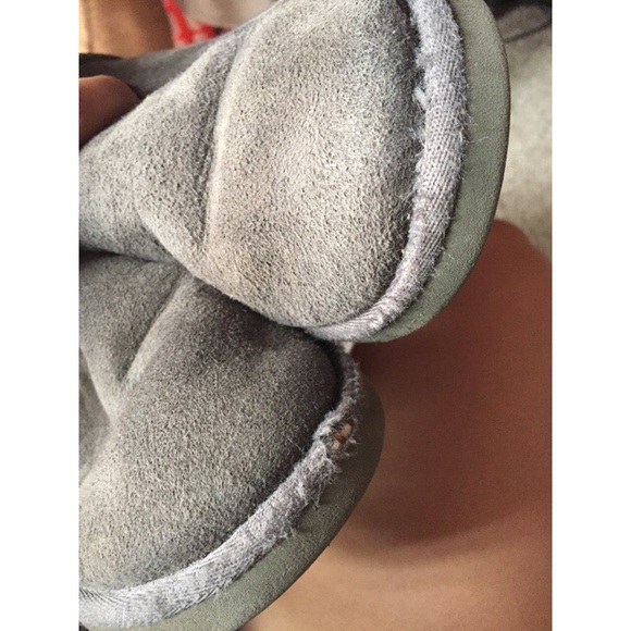 Grey Bailey Button UGGS - Picture 3 of 4