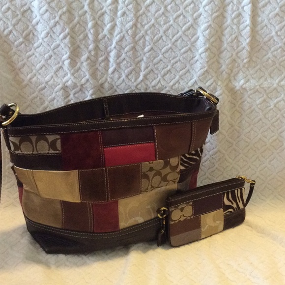 ⭐️⭐️Coach Leather Patch Work Bucket Bag & Wristlet - Picture 1 of 4