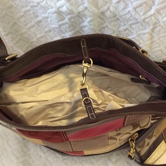 ⭐️⭐️Coach Leather Patch Work Bucket Bag & Wristlet - Picture 3 of 4