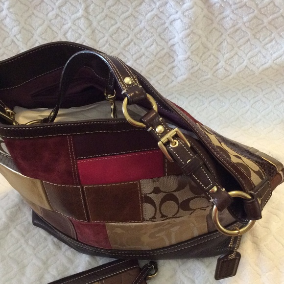 ⭐️⭐️Coach Leather Patch Work Bucket Bag & Wristlet - Picture 4 of 4