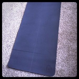 Lululemon Athletica align yoga mat