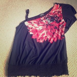 Black Top w/ Bright Red Design