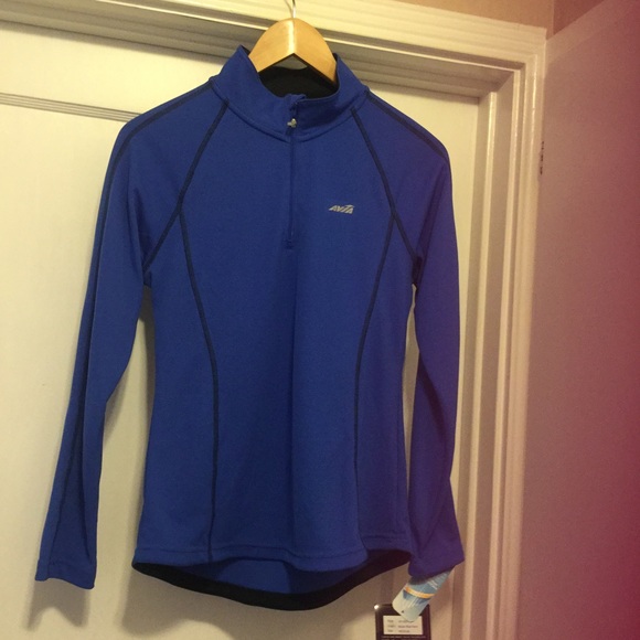 Avia long sleeve top.