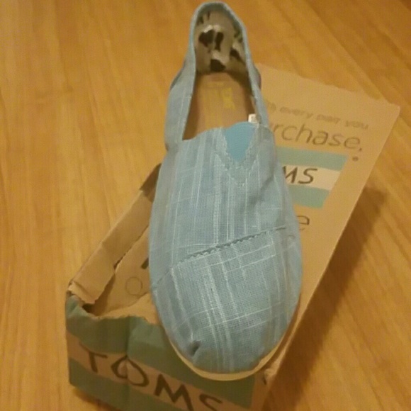 TOMS shoes