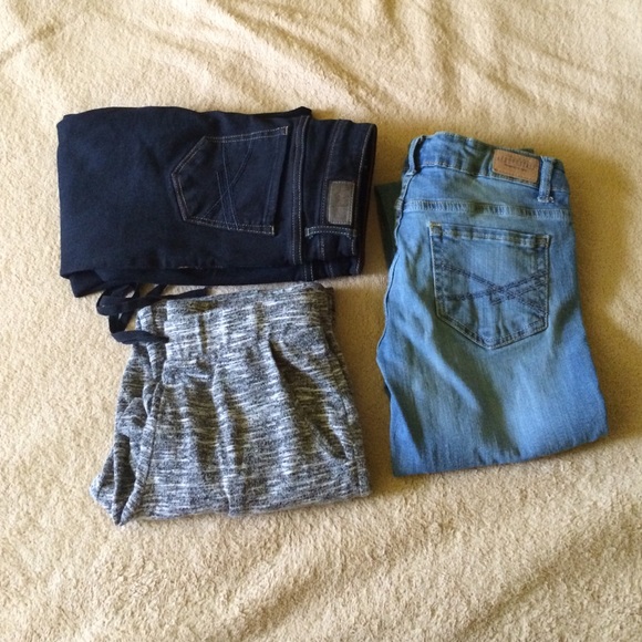 *BUNDLE* two Aeropostale jeans & gray joggers