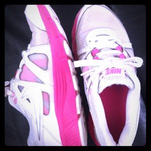 Pink Nike Reax Rocket 2
