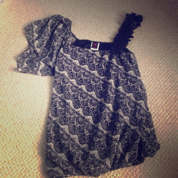 One Shoulder Top