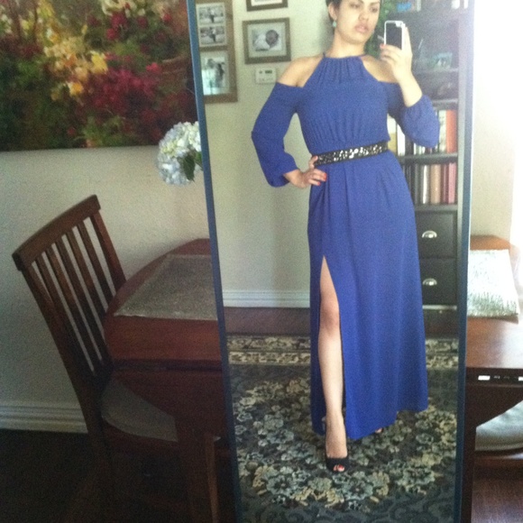❌SOLD❌Beautiful blue Maxi-dress with cut-out - Picture 4 of 4