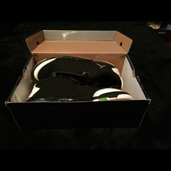 Air Jordan basketball shoes like new. Worn once.