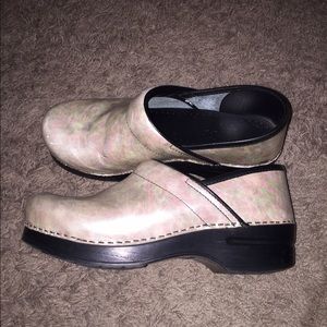 Dansko pearl colored clogs size 38