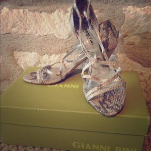 Gianni Bini snake skin heels