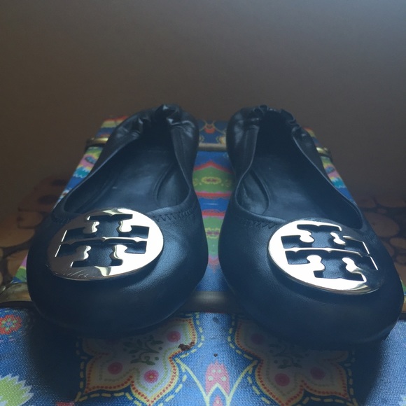 Tory Burch Reva Flats *Size 9.5* Silver Emblem