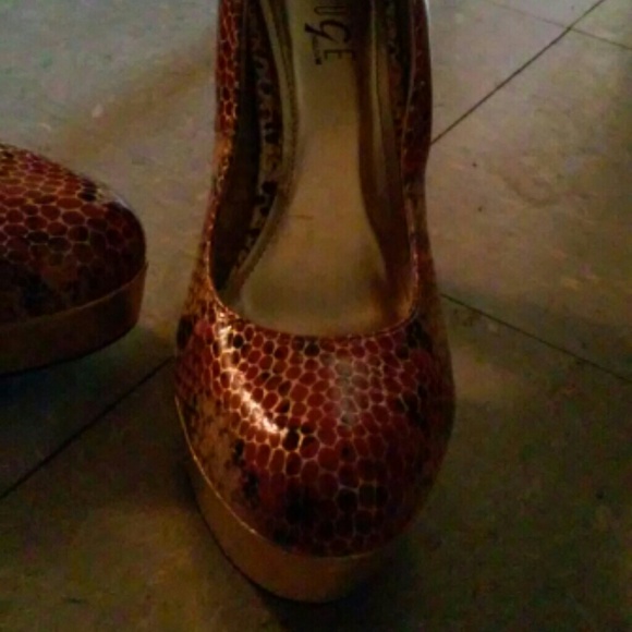 Pumps - Picture 3 of 4