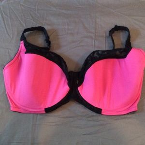 Cacique 42h 42 h pink and black lace bra