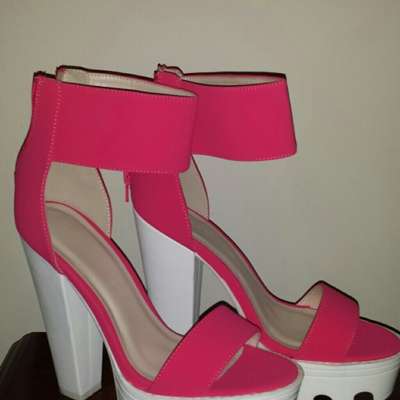 Hot pink and white platform shoes! - Picture 4 of 4