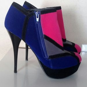 HP♡SALE! Shi by Journey's Blue and Pink Heels