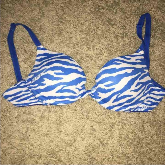 VS PINK wear everywhere push-up bra 34A