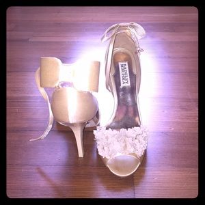 Badgley Mischka satin bow pumps