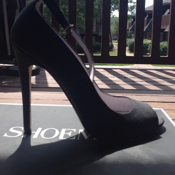 Shoemint Shoes - Shoemint Lindsey Black Snake Print Peep Toe Heels Shoemint Shoes - Shoemint Lindsey Black Snake Print Peep Toe Heels