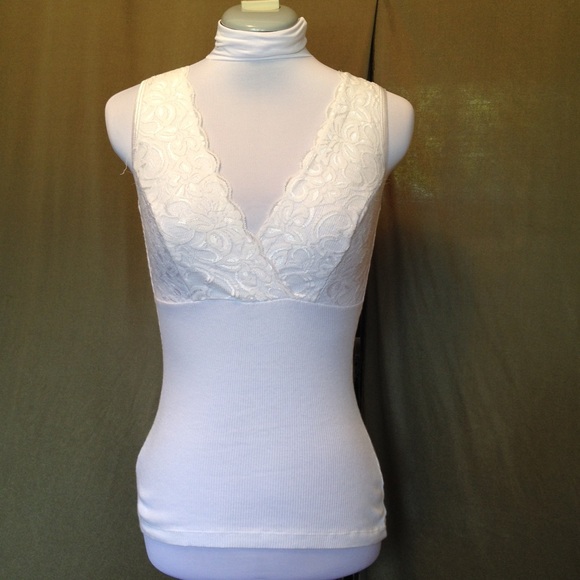 Cream lace detail white tank top