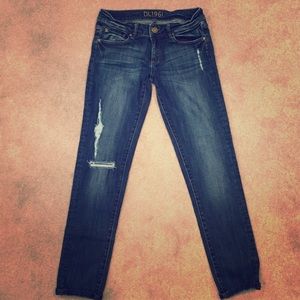 DL1961 - Boyfriend style crop Jean!