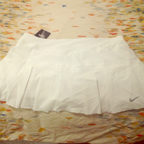 Pleated nike tennis skirt. Nwt