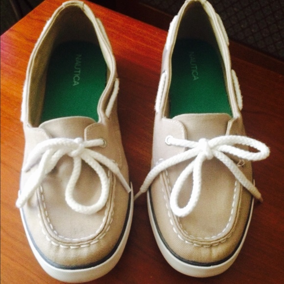 Nautica cloth boat shoes ✨✨price drop!!✨✨
