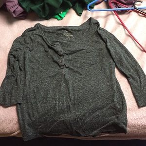 quarter sleeve grey shirt