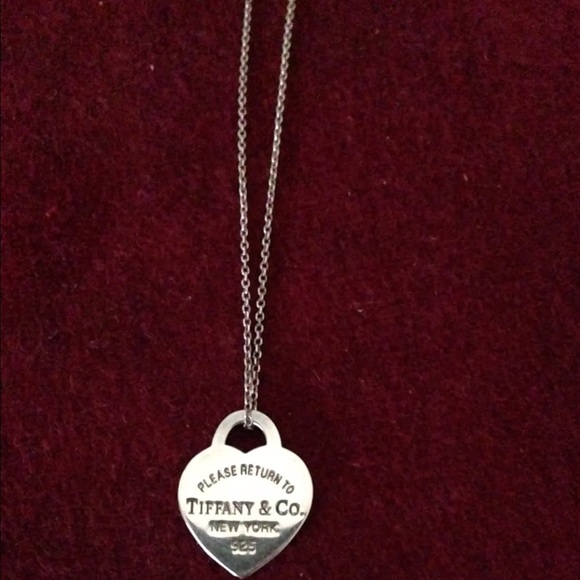 Tiffany & co . Heart pendant necklace