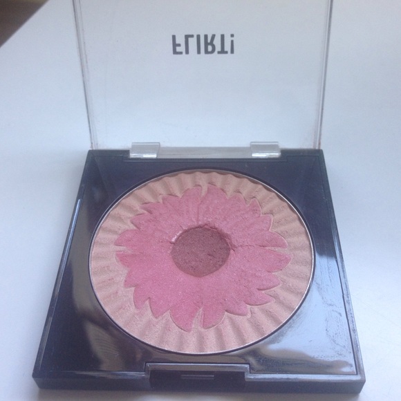 Flowerific cheek color