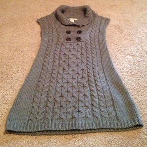 Cute short sleeved sweater dress with collar