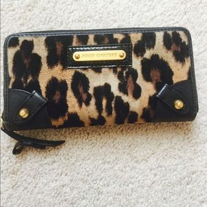Juicy Couture Leopard Zippy Wallet