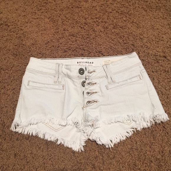 Bullhead short shorts