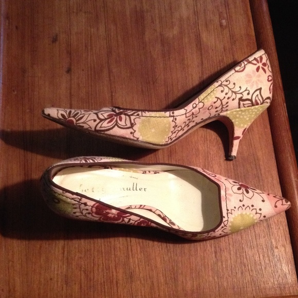 Bettye Muller Fabric pumps. PRICE REDUCED