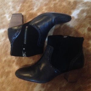 Modern Vintage black suede/leather booties